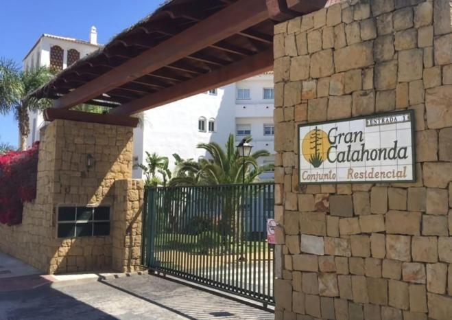 Luxury Garden Apartment - Walking Distance To The Sea Ситио-де-Калаонда Экстерьер фото